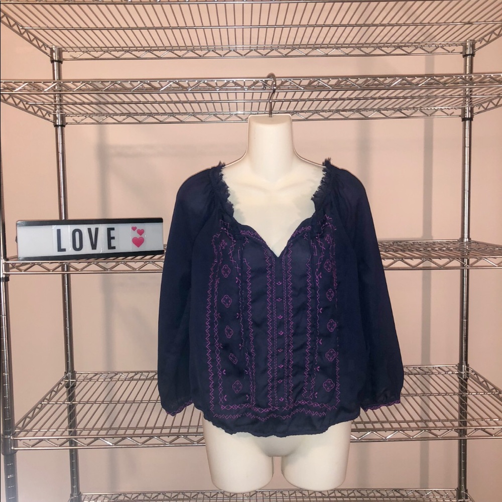 American Eagle Outfitters V-neck cute blouse sz-m